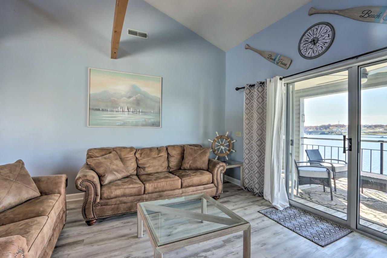Sunny Osage Beach With Balcony And Lakefront View מראה חיצוני תמונה
